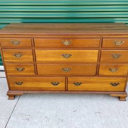 Beautiful 1970's Thomasville "Welsh Valley" Solid Cherry Dresser