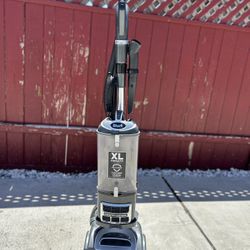 Shark UV550 Lift-Away XL Upright Corded Vacuum Cleaner 