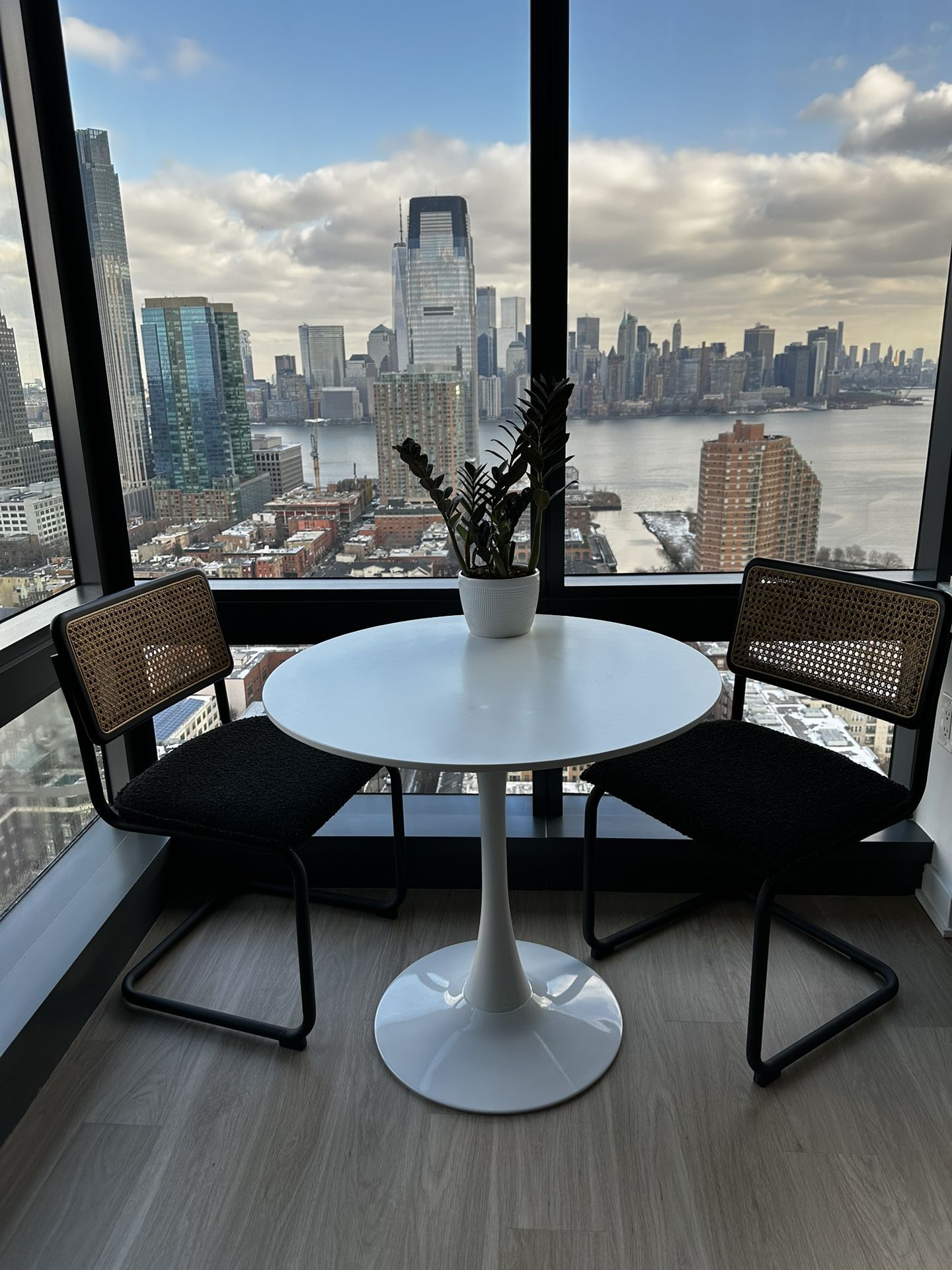 31” Pedestal Dining Table