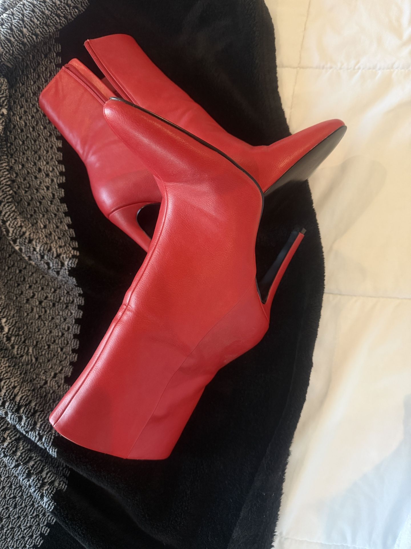 NINE WEST BOOTS - BRAND NEW- SIZE 8.5M