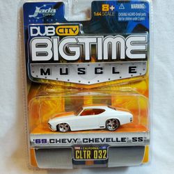 Jada Toys 69 Chevy Chevelle SS CLTR032 White With Orange Interior Bigtime Muscle