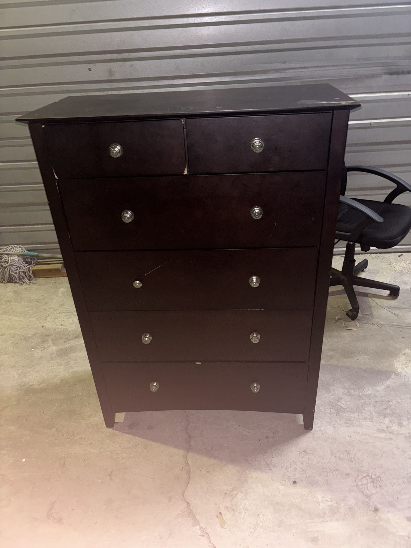 Dresser Chest
