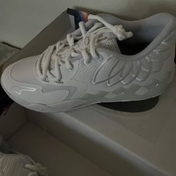 MB1 basketball shoes(read description)