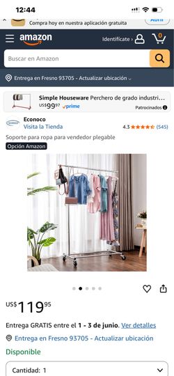 Foldable clothing rack for vendor