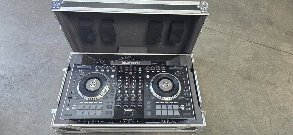 NUMARK NS7 II. Professional DJ Controller, MIXER