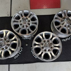 2017 Dodge Ram 3500 Factory Aluminum Spoke 18” Wheel