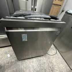 LG Dishwasher In Stainless Steel New Open Box 