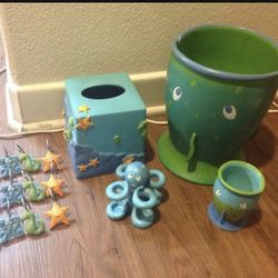 Ceramic Bathroom Decor 