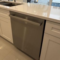 Bosch 800 Series Stainless Steel Top Control Bar Handle