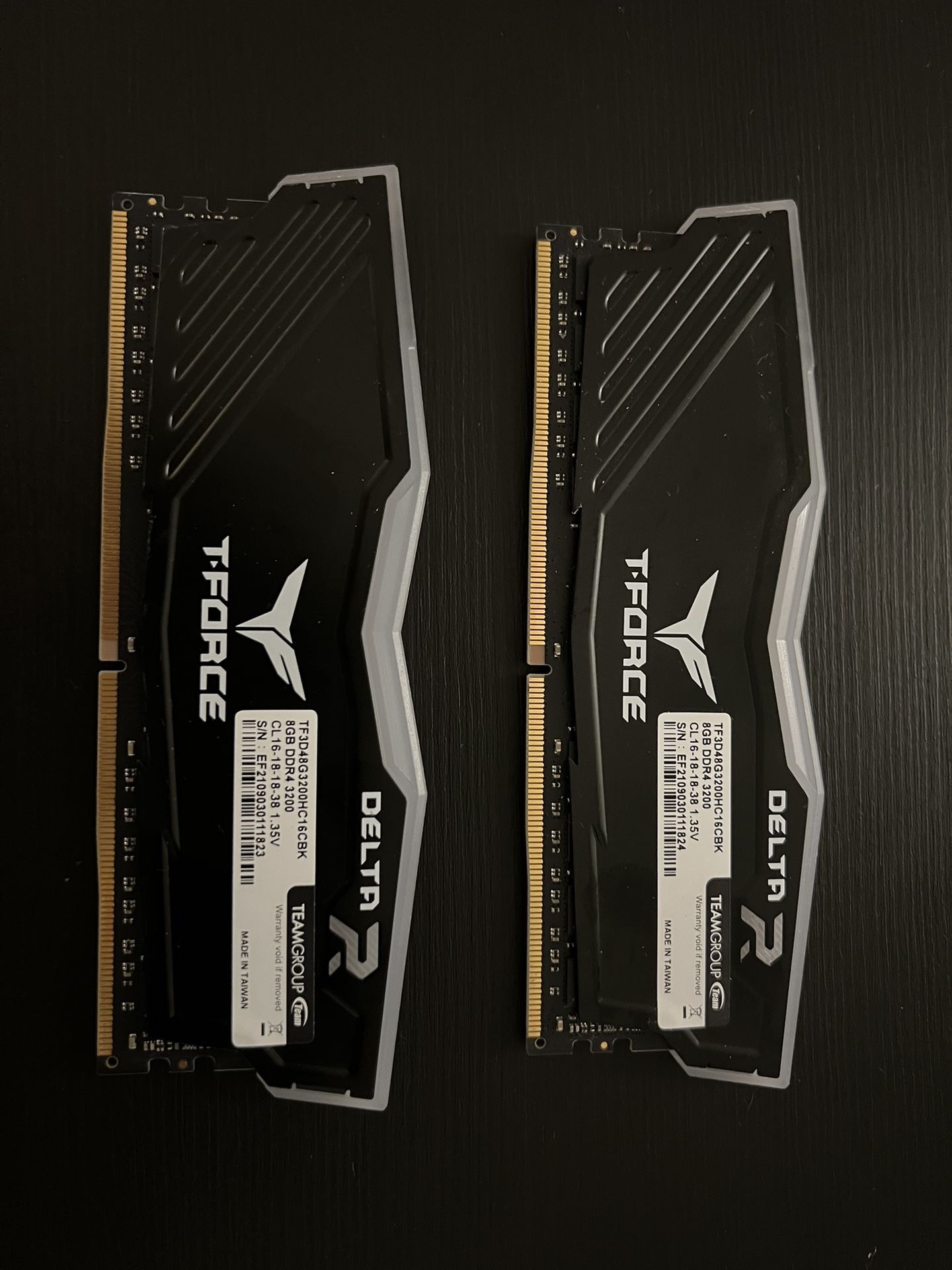 16GB DDR4 3200 RGB RAM (2 x 8GB)