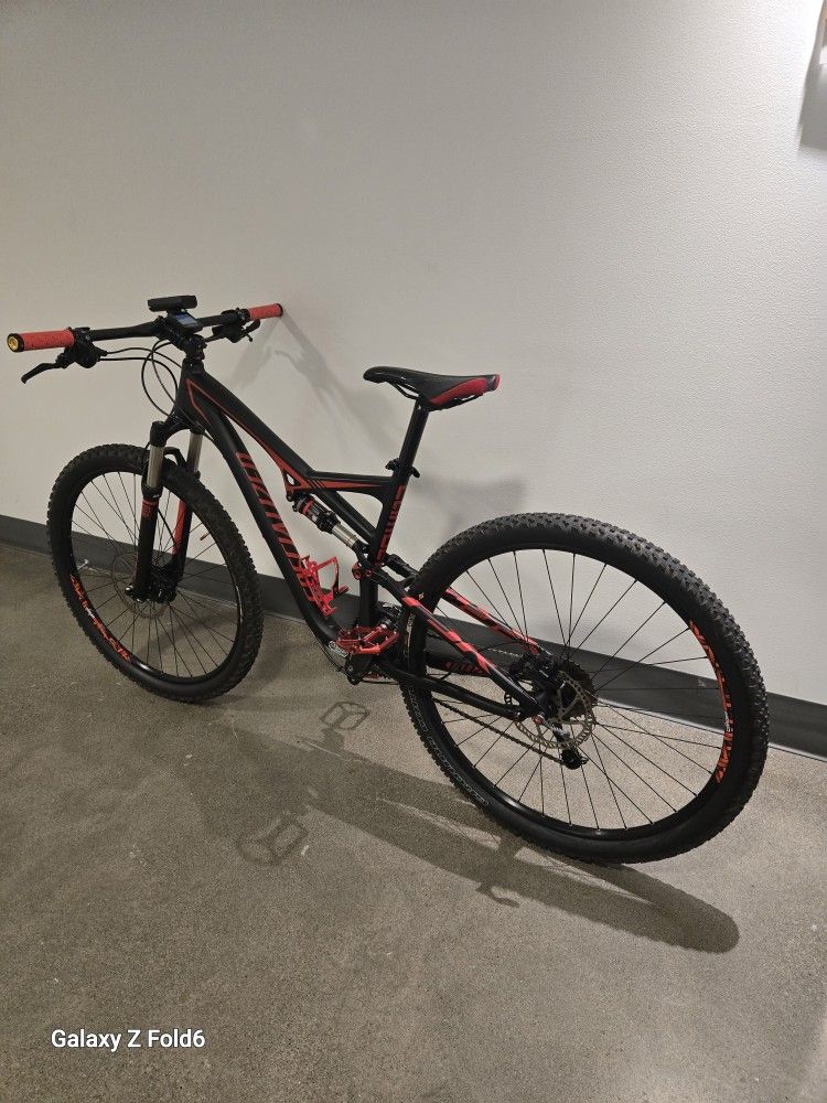2019 Specialized Camber (LARGE)