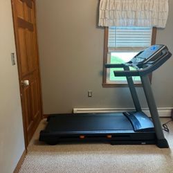 【Brand New】Treadmill ,Selling at $720now at $360