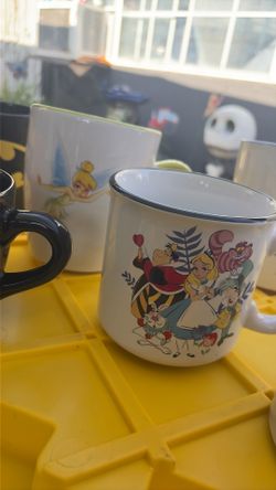 Mugs Disney DC $15 for the 6mugs