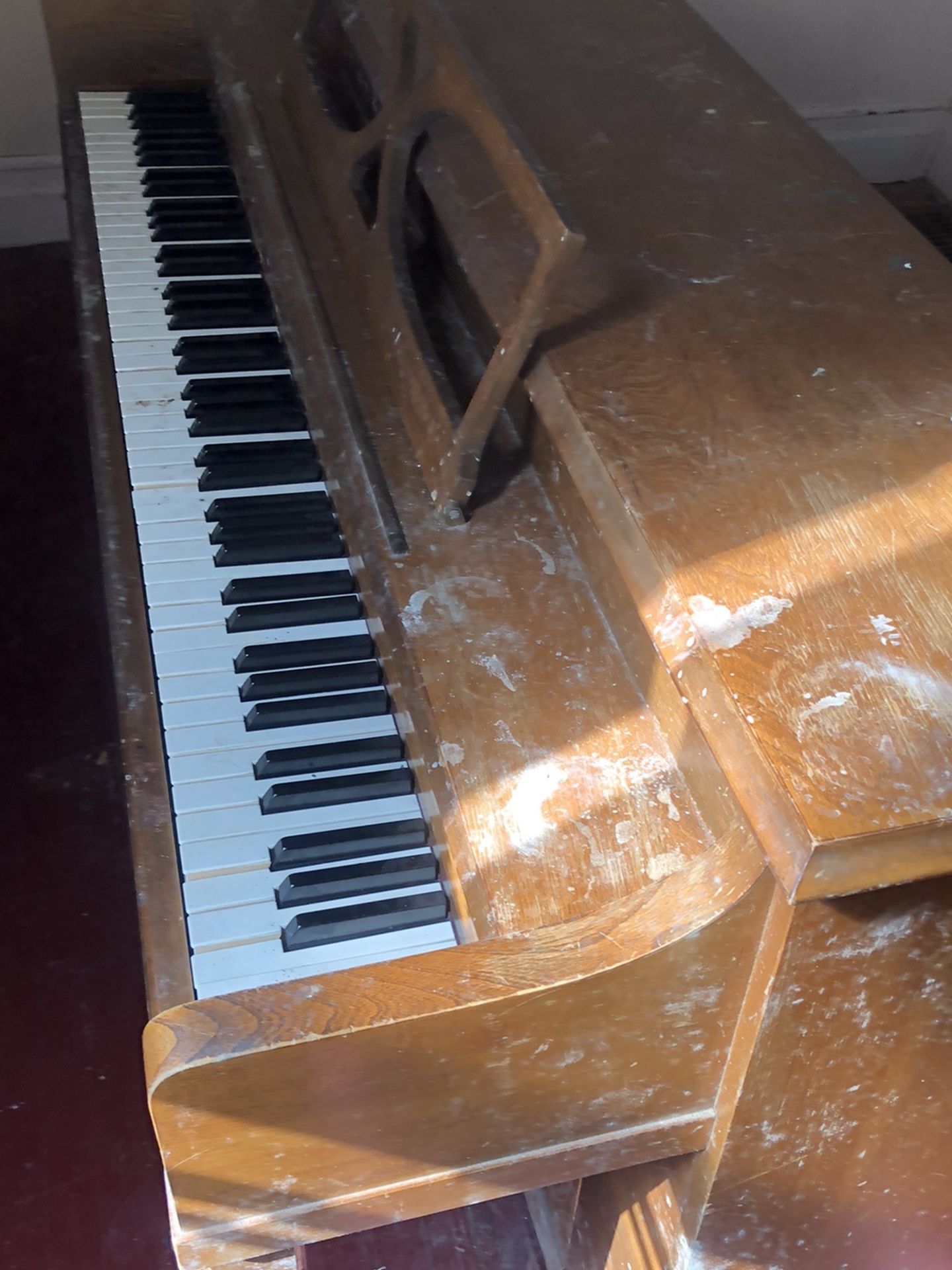 Free Piano Must Pick Up