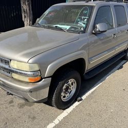 2002 Chevy Suburban 2500 
