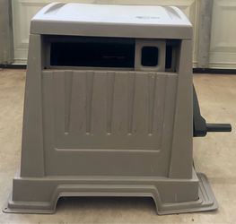 Suncast Hose Containter