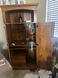 Armoire desk