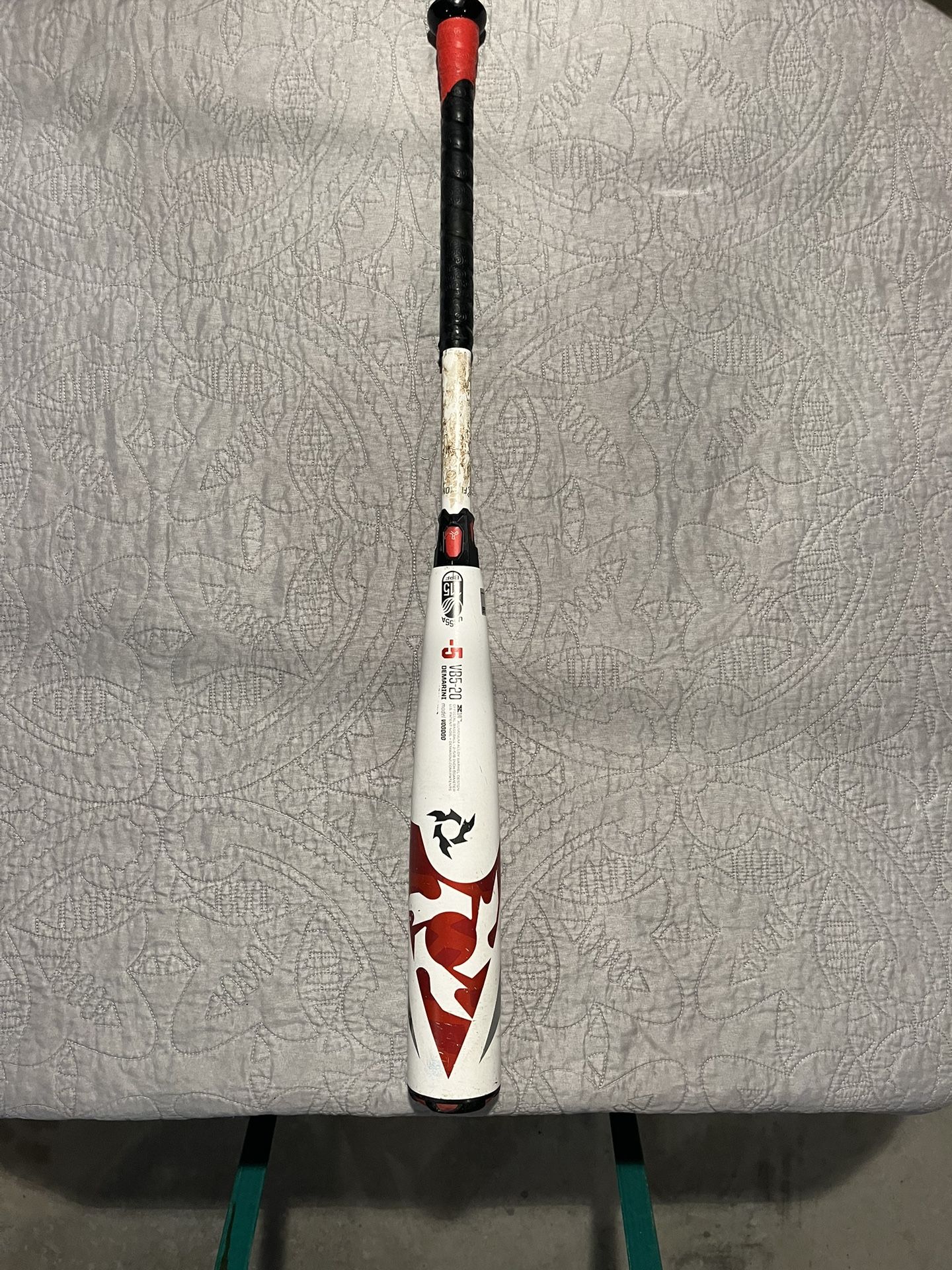 Demarini Voodoo - (VB-5) 31/26 (-5) 2 5/8” Baseball Bat