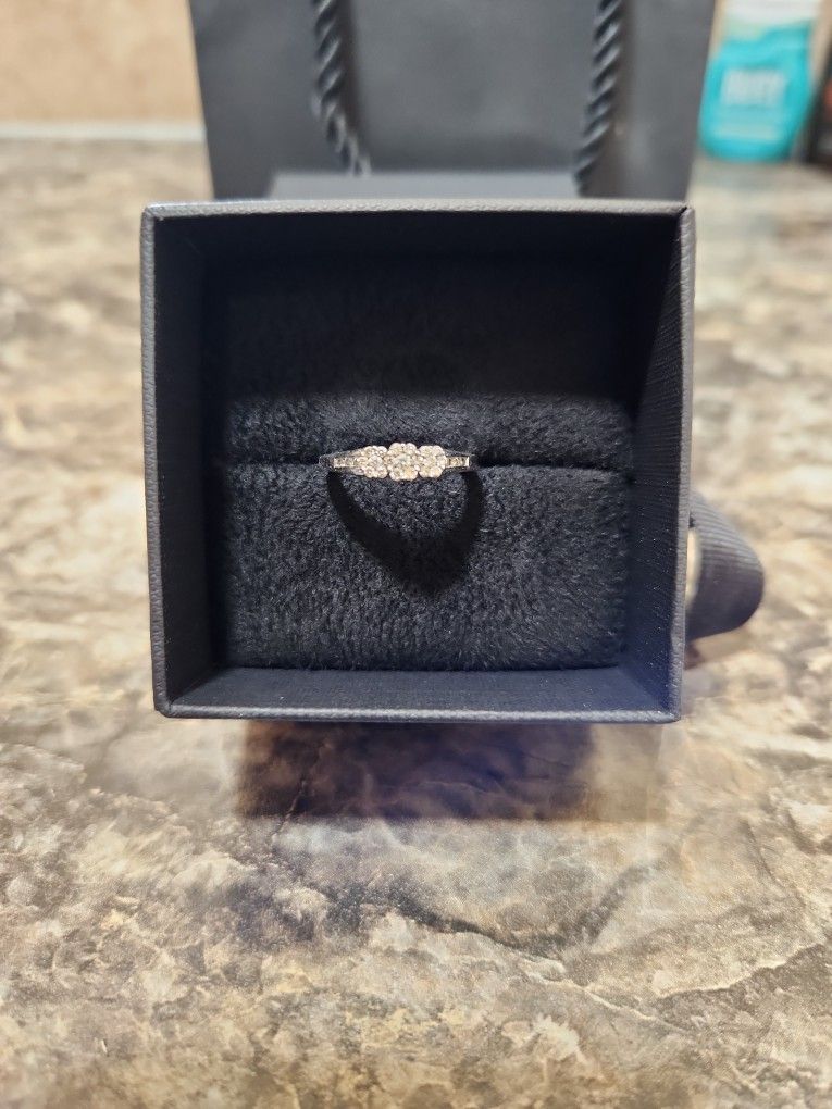 1/4 CT Cluster Diamond Ring