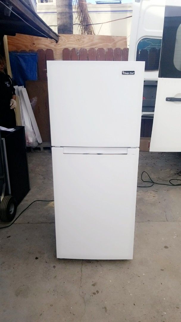 Magic Chef White Fridge 6 Ft Mini Fridge
