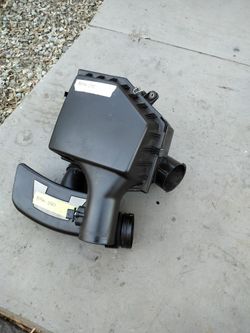 2003-2010 BMW 650i Stock Air Intake Filter Box