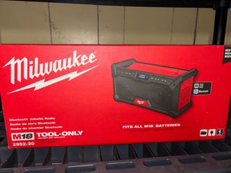 Milwaukee M18 18V Lithium-Ion Cordless Jobsite Radio
