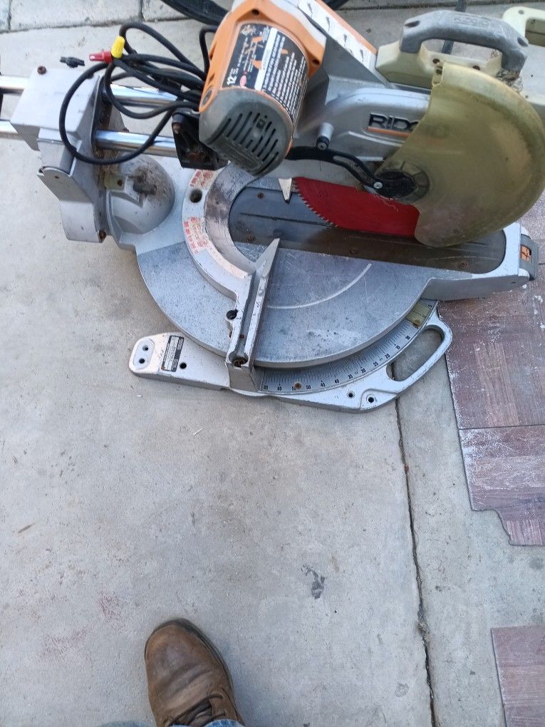 Ridgid 12 Inch Miter Saw