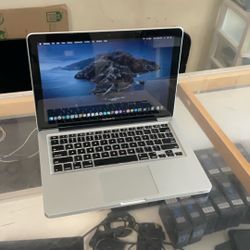 APPLE MACBOOK PRO LAPTOP 500gb WITH CHARGER 