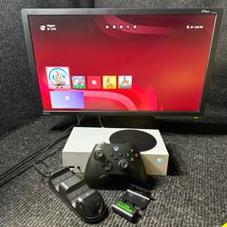 Xbox Series S 512GB Console with Controller, Cables & Charging Station