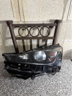 Lexus is300 is350 OEM 2017-2020 Left Driver Side Headlight