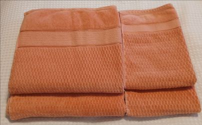 100% Cotton 4 PC Towels $15