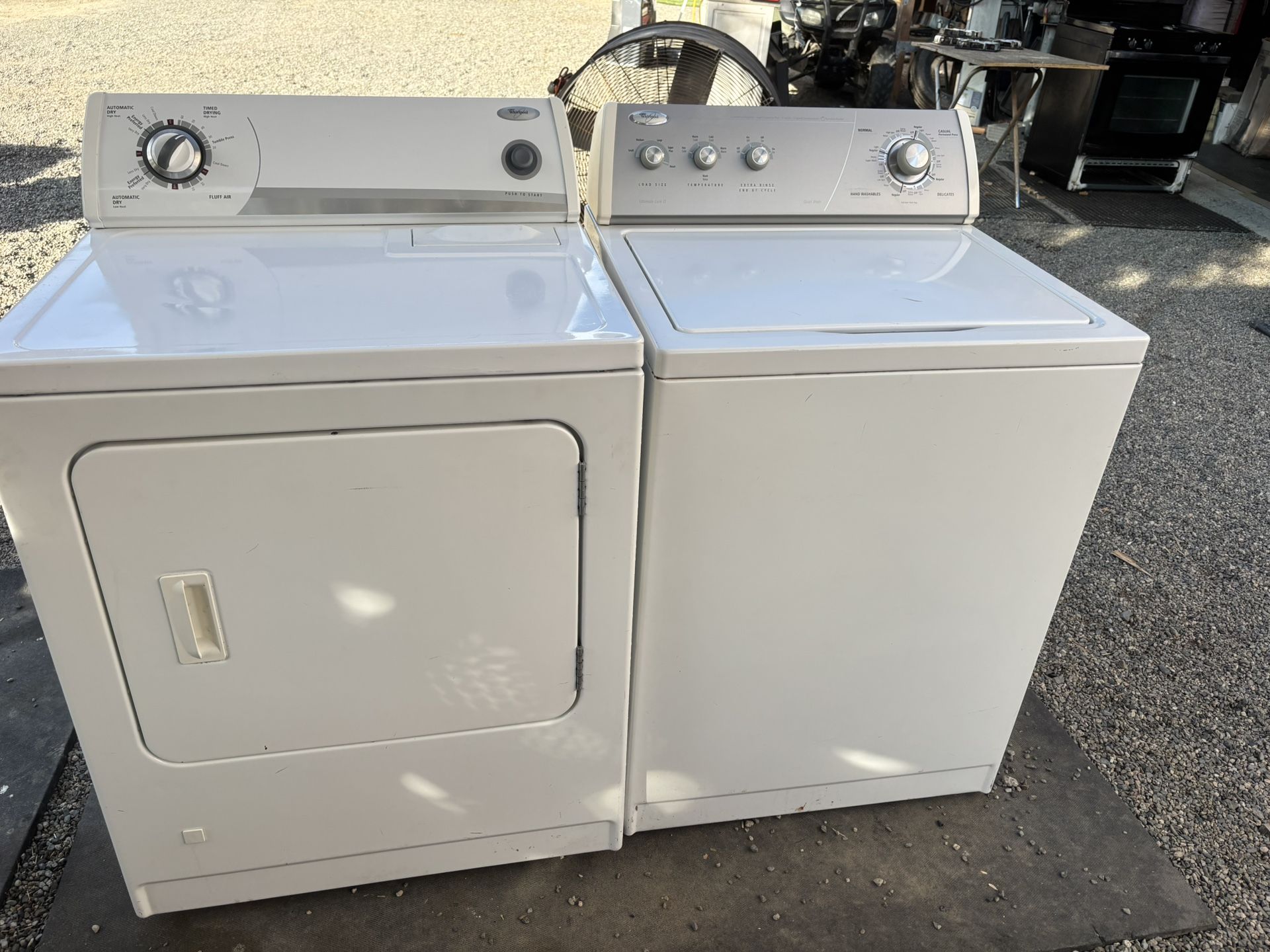 WHIRLPOOL WASHER AND GAS DRYER SET