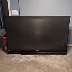 Mitsubishi 73 Projection TV. Works Well