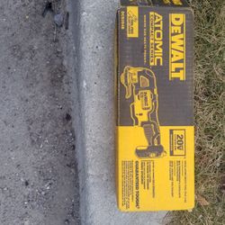DEWALT ATOMIC 20-VOLT MAX cordless Brushless Oscillating Multi-tool 