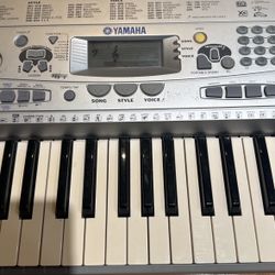 Yamaha PSR-275  Electronic Key Board 61 Keys