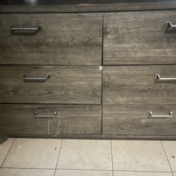 King Size Bed Set With Mattress ~READ DESCRIPTION ~