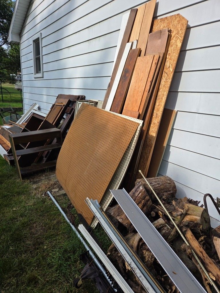 Free Stuff - Wood, scrap metal, odds and ends from the garage