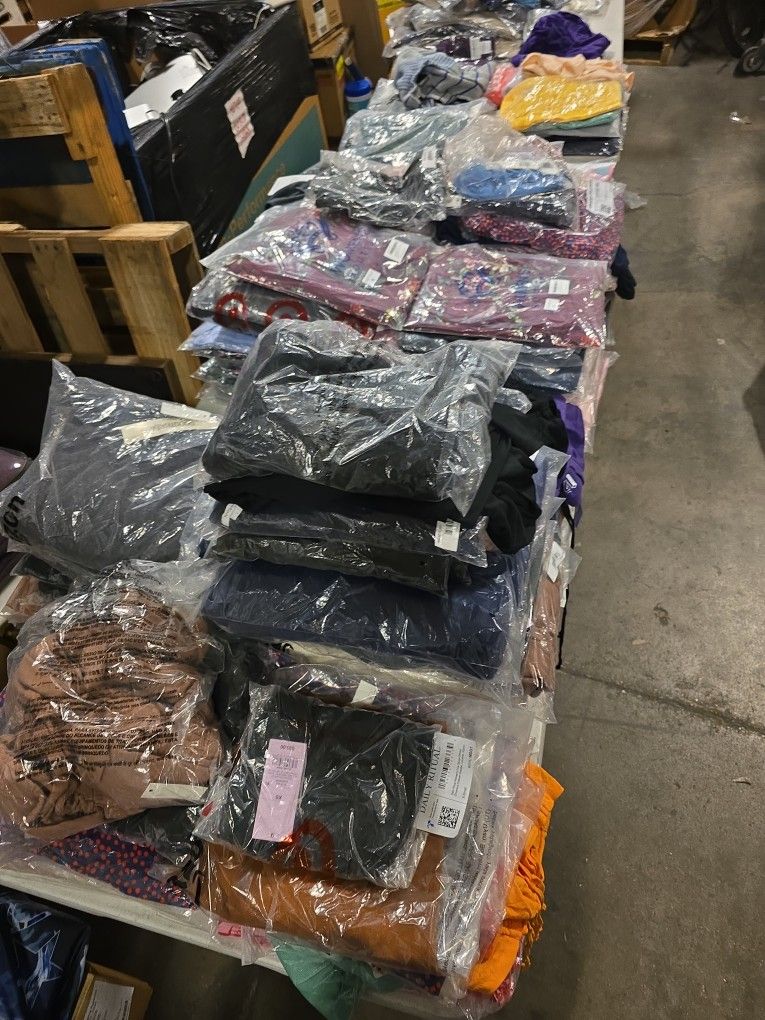 Women's Clothes In Bulk Mix Sizes And Designs