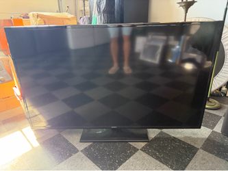 Complete Home Theater Setup — 60” Samsung TV, Klipsch Towers, Polk Sub, Yamaha Receivers