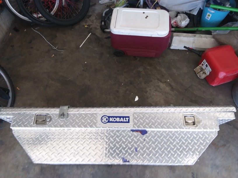 KOBALT TOOL BOX