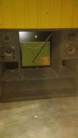 15" pro audio speakers. Good condion and its only the speakers.also will trade for tools.