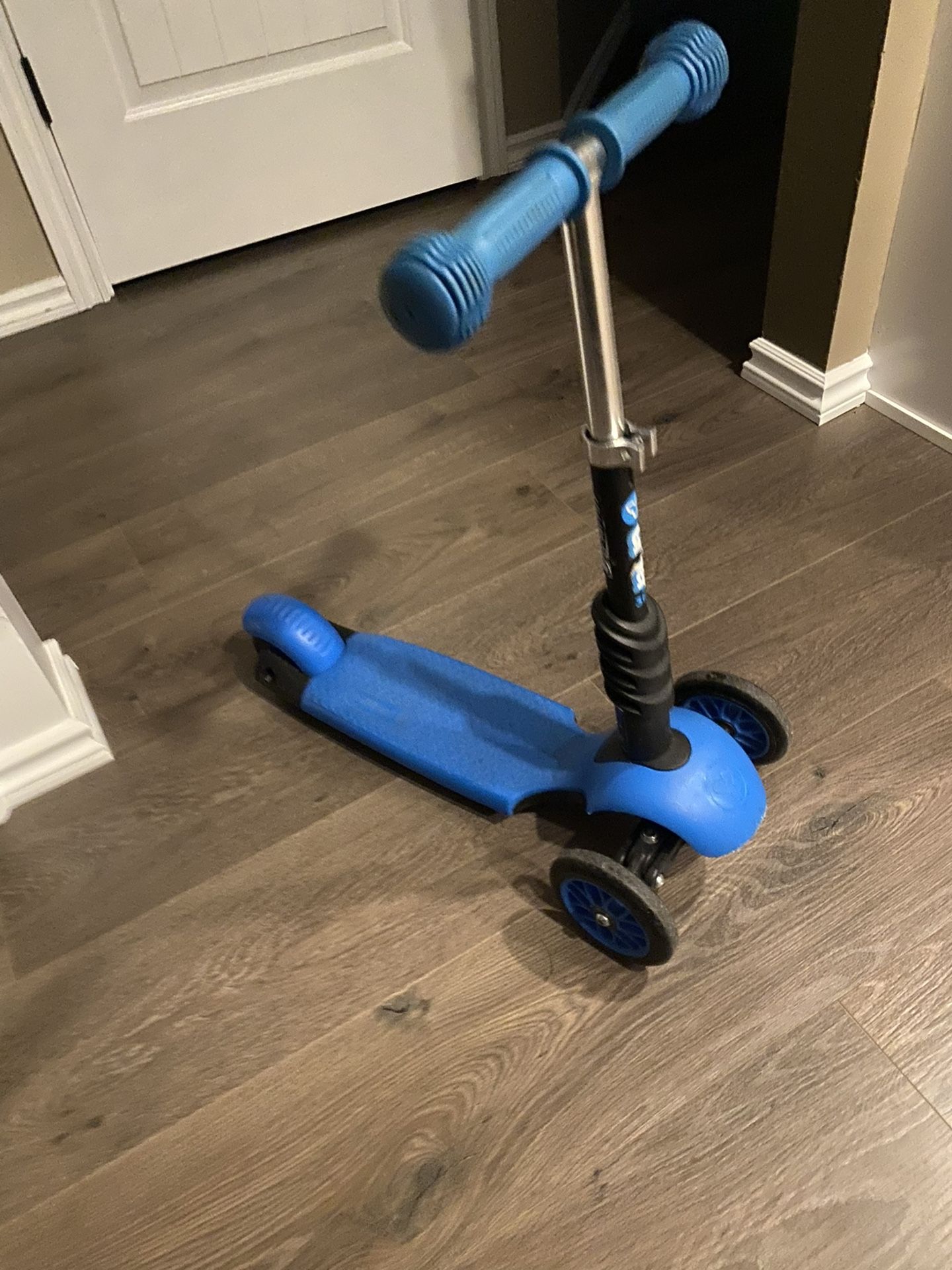 $10 Training Scooter For Ages 3+ Gently Used My Son Outgrew It