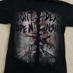 Walking Dead T-Shirt - Size Med