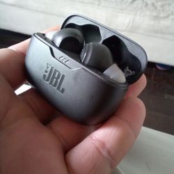 JBL Earbuds 