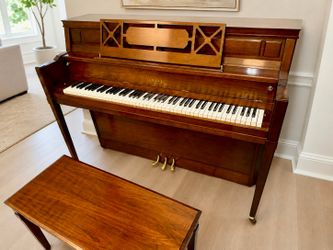 Like New YAMAHA Piano - Delivery Available
