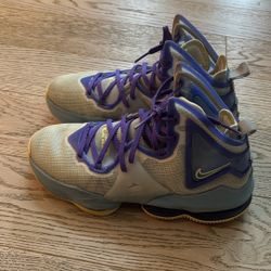 Kids Nike LeBron 19 GS ‘Easter’ Size 7Y