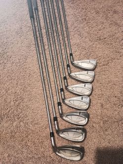 Full set of tommy armour golf clubs
