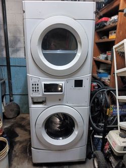 Stackable washer w/ gas dryer, 120v woorlpool