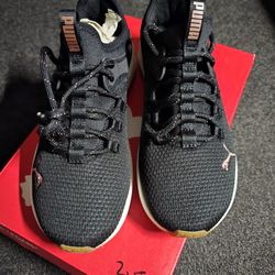 PUMA- Starla 2 Sneaker, US 5.5 Wmns- Black ***