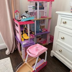 Barbie Dreamhouse And Boat